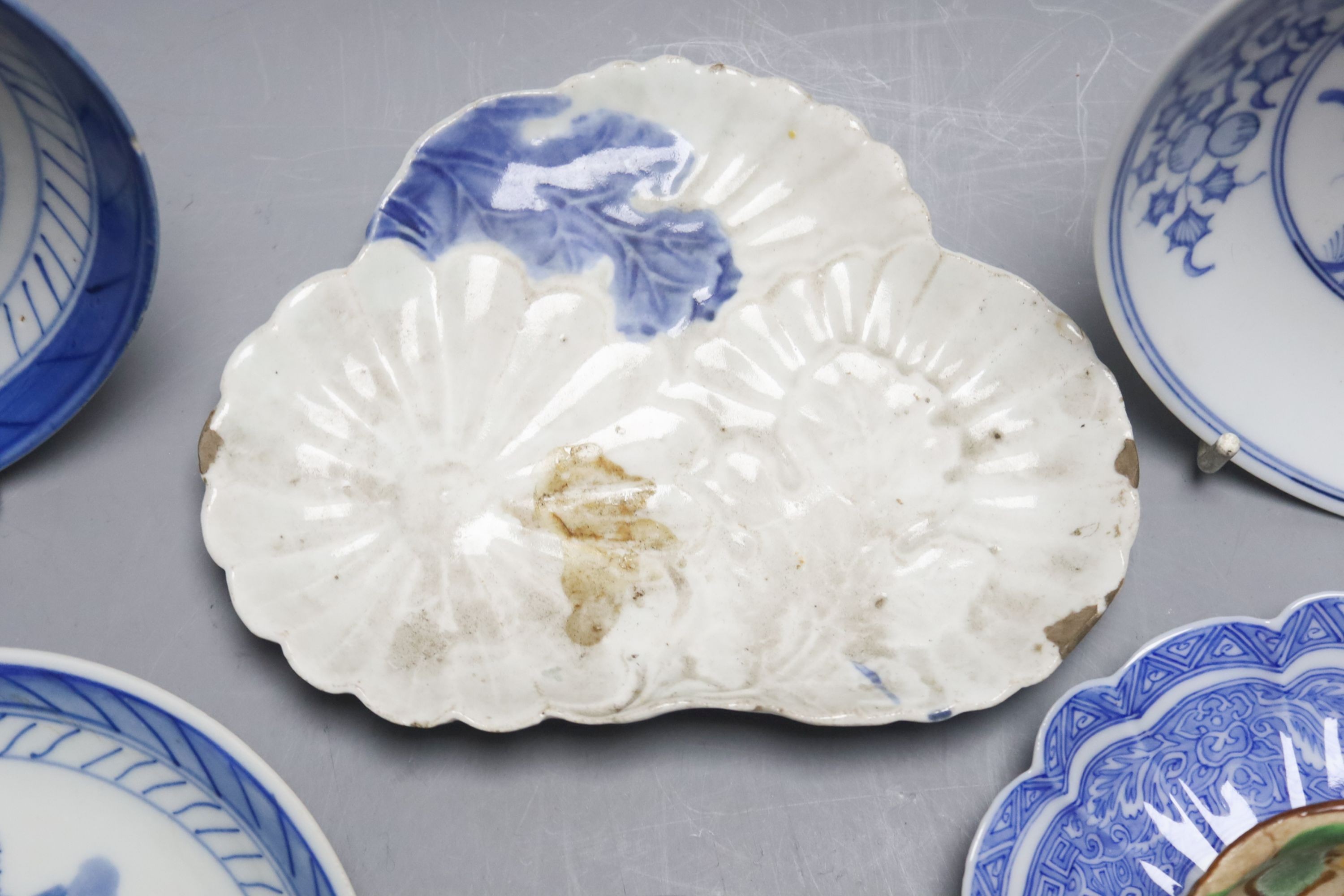 Assorted Chinese and oriental ceramics.